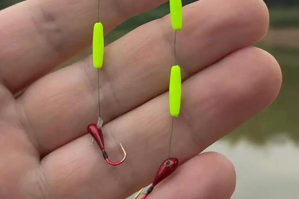 水库钓鲫鱼的打窝方法，选择窝料确定位置后再抛投