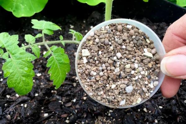 复合肥的使用方法，可用作基肥、追肥等