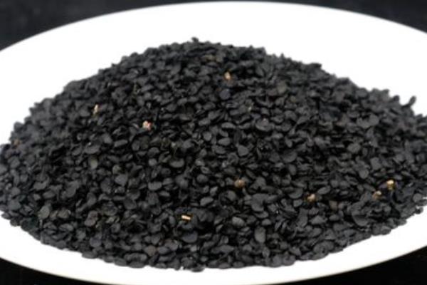 葱头怎么种植，对鳞茎消毒后再埋入土壤中