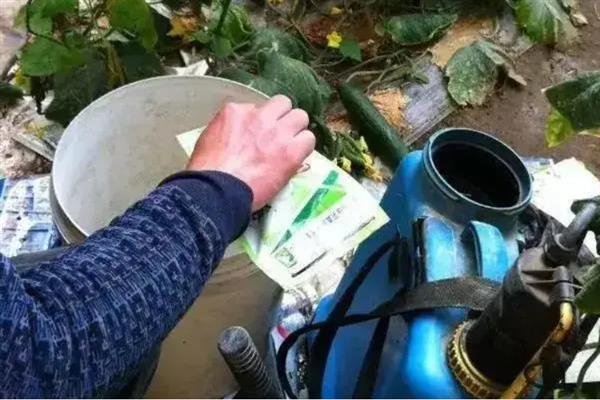 液体肥料有什么优点，容易与其它肥料和农药混合使用