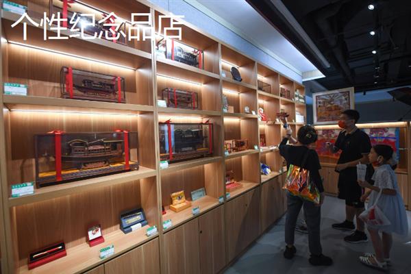 女生创业做什么合适，推荐干洗店、美容美甲等