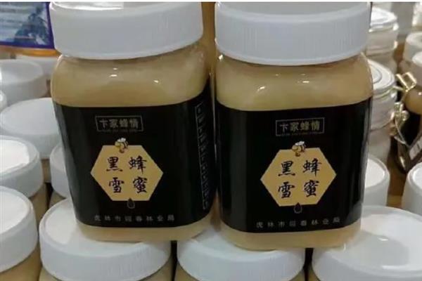 黑蜂蜂蜜和普通蜂蜜有什么区别，蜂种、蜜源、产地等方面均不同