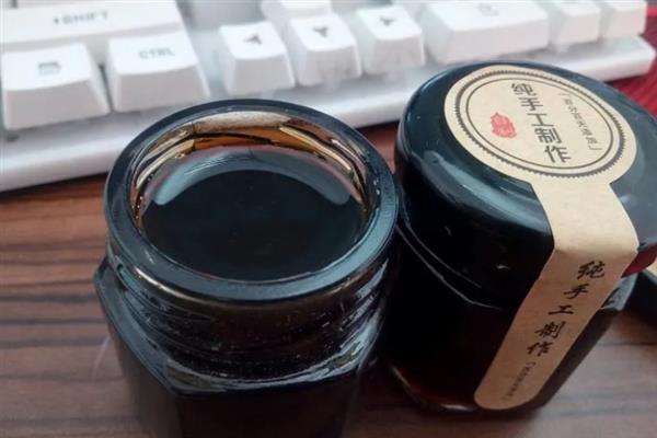 黑蜂蜂蜜和普通蜂蜜有什么区别，蜂种、蜜源、产地等方面均不同