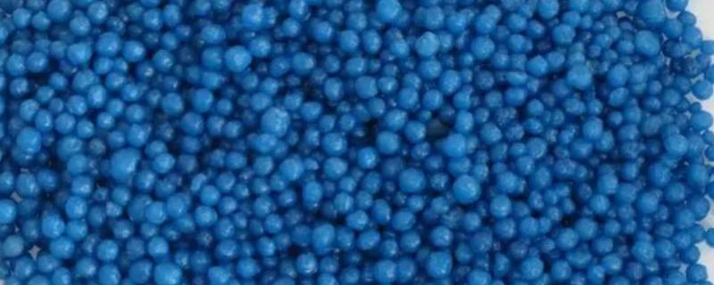 怎么使用长效氮肥，用量比一般氮肥减少10-15%