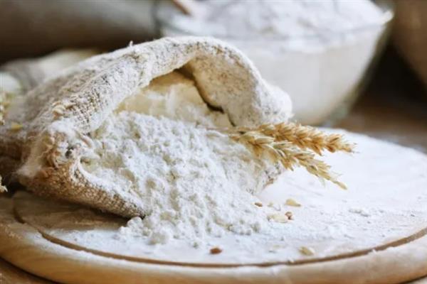 面粉生虫了能不能吃，情况不严重时经过处理后依然可继续食用