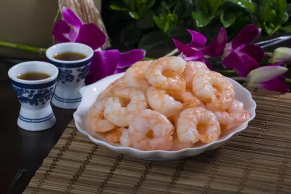 挑选虾仁的方法，优质虾仁呈清淡色或白色