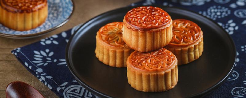 月饼和披萨的区别，前者主要在中秋节食用、后者是某些国家的主食