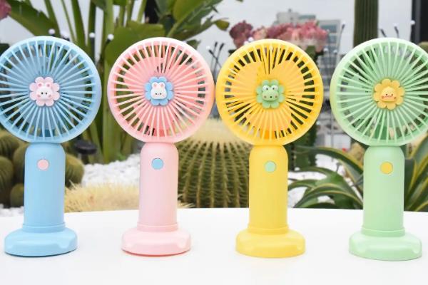 过年前适合摆摊卖什么，年货、对联、玩具等产品值得考虑