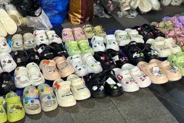 过年前适合摆摊卖什么，年货、对联、玩具等产品值得考虑