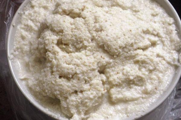豆腐渣的发酵技术，辅料有米糠、麸皮、玉米粉等