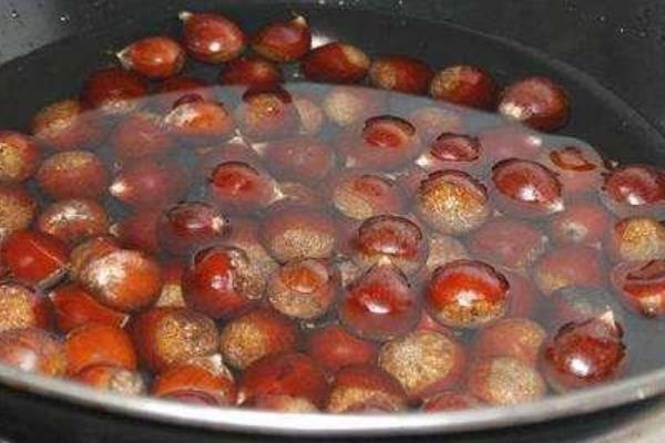 板栗里面的皮剥不掉怎么处理，用开水煮5分钟左右