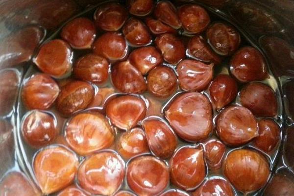板栗里面的皮剥不掉怎么处理，用开水煮5分钟左右