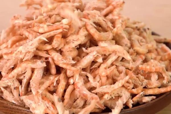 三湖慈鲷喂什么饲料，可选择人工饲料、动物性饲料等