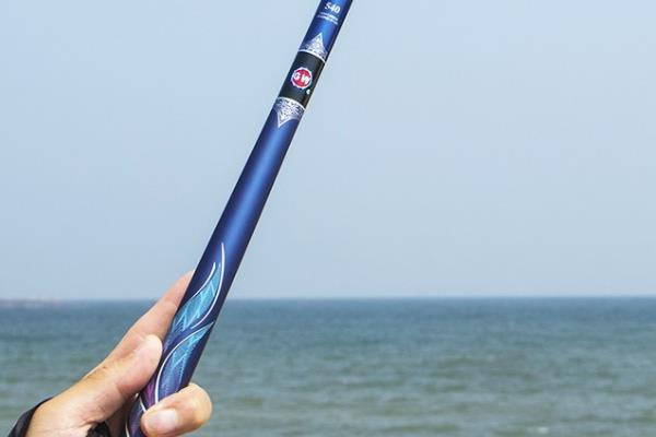 鱼竿的名词解释，材质有碳素竿、玻璃纤维竿等