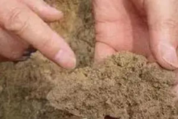 钙镁磷肥的施用方法，适合于作基肥深施