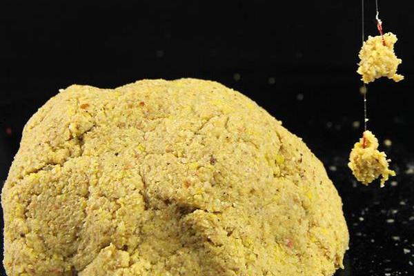 钓石斑鱼用几号鱼钩和线，钩条粗钩门宽的鱼钩、尼龙线或pe线适合使用