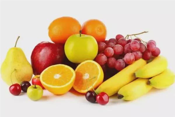 7月吃的水果有哪些，有西瓜、桃子和香蕉等