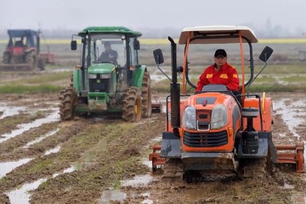 春季农机如何做好养护工作，使用前一定要清理干净