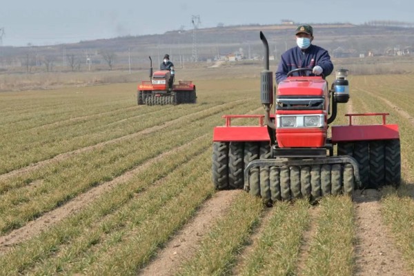 春季农机如何做好养护工作，使用前一定要清理干净