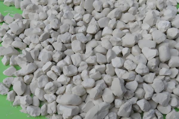 石灰氮有哪些用途，可以预防根腐病、锈病等