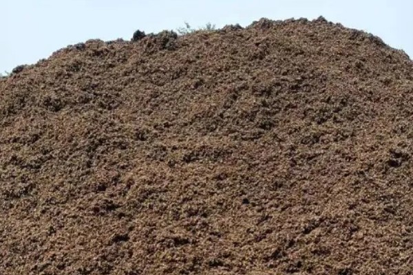 牛粪腐熟所需时间,经过10-15天即可完成发酵