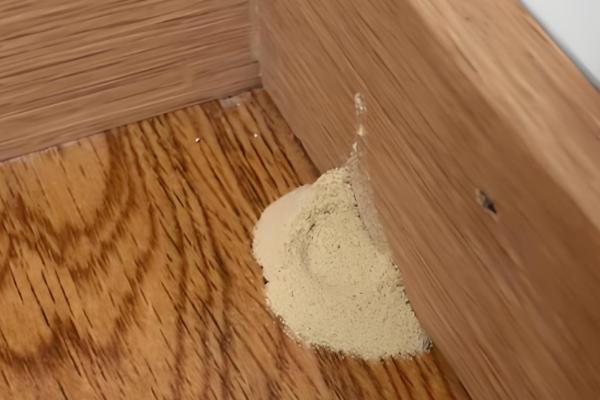 粉蠹虫的防治方法,采用蒸气高温脱脂法可杀灭成虫和虫卵