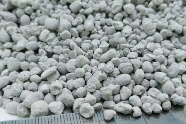 过磷酸钙如何使用，作追肥时每亩用量可控制在20-30kg