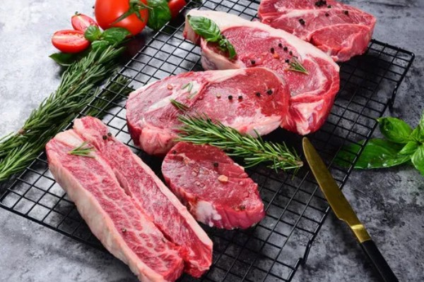 牛肉谷饲和草饲有什么区别,前者肉质嫩滑、后者肉质精瘦细嫩