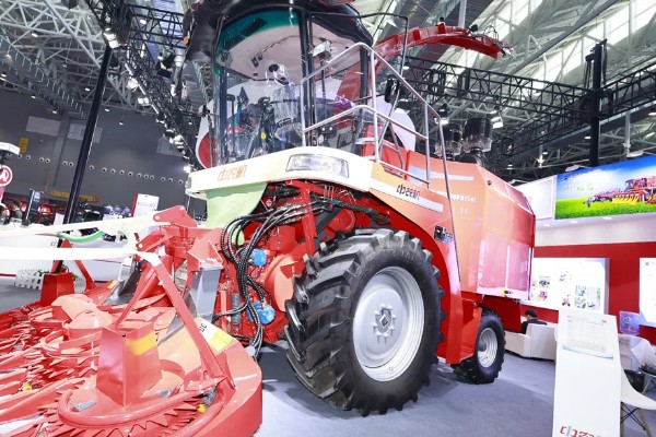 农机补贴的申请流程，向户口所在地农机部门申请