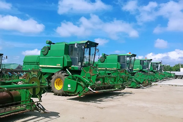 农机补贴的申请流程，向户口所在地农机部门申请