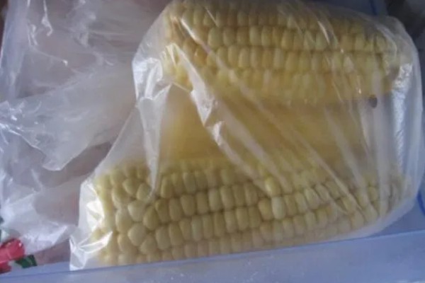 玉米怎么保存到冬天吃,可以煮熟后放冰箱冷冻