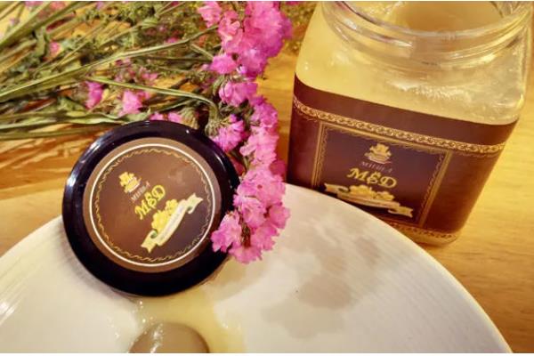 百花蜜怎么吃，与温开水冲匀即可饮用