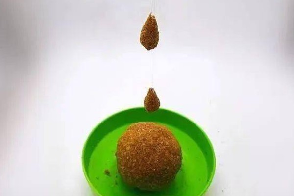 搓饵是什么，是钓鱼人最常用的上饵方法之一