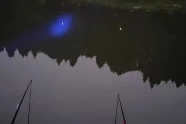 夜光漂钓鲤鱼怎么调漂,调漂时注意钓灵