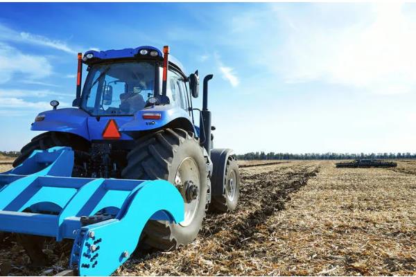 农机操作误区，起步不能猛抬离合器