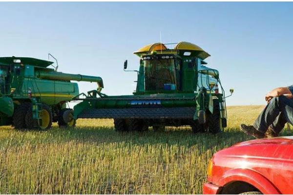 农机操作误区，起步不能猛抬离合器