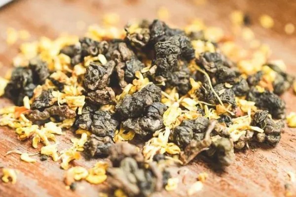 桂花九曲红梅如何制作，要将杂质去掉后再阴干