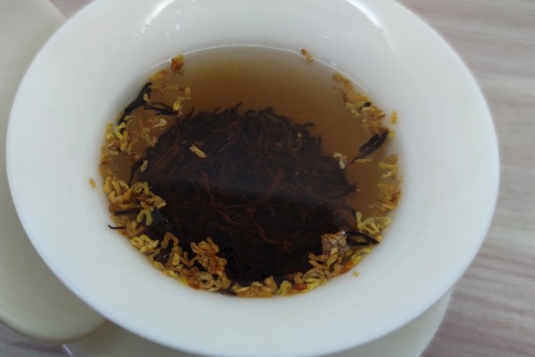 桂花九曲红梅如何制作，要将杂质去掉后再阴干