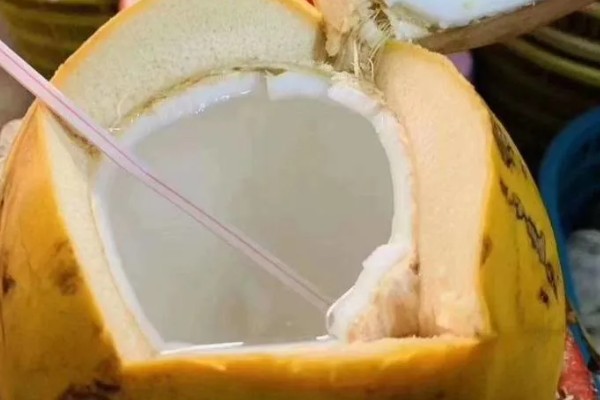 金椰子的简介,一般指泰国香水椰