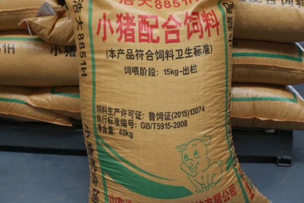 做饲料要哪些原料，主要有大豆、豆粕、玉米等