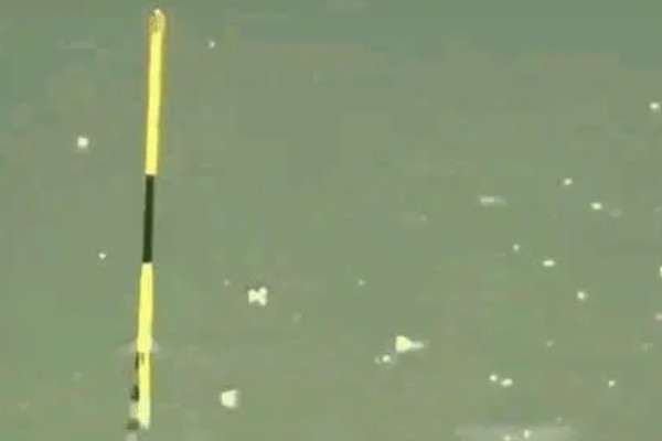 顿口的形成原因，浮漂产生的浮力和重力不平衡