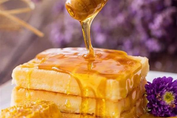 蜂蜜怎么吃，可直接食用或采取泡水等方式