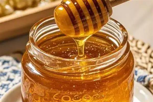 蜂蜜怎么吃，可直接食用或采取泡水等方式