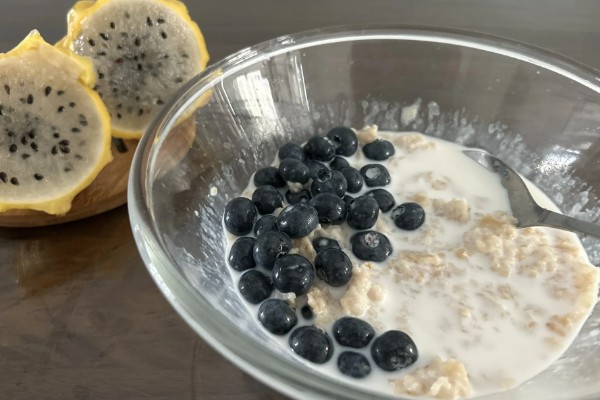 燕窝果和火龙果的区别，外表和外形均不同