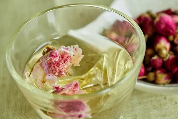 玫瑰花泡茶方式，100℃的水温最好