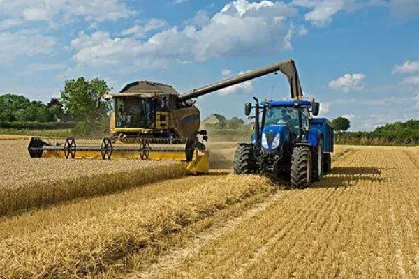 春季如何维护农机，使用前做好润滑、调整、紧固等工作