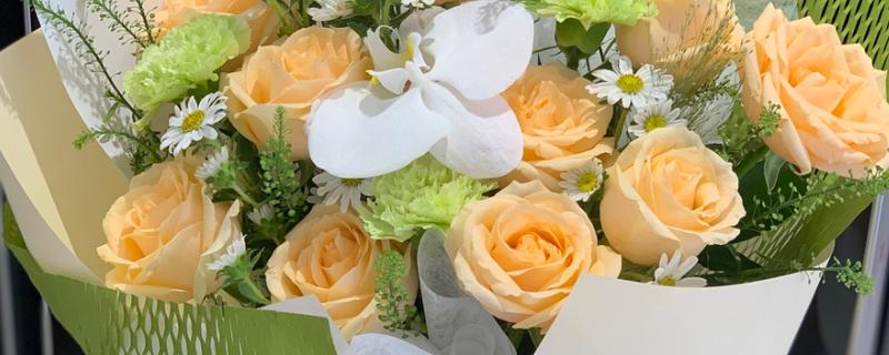 52朵香槟玫瑰的含义，代表我爱你、你是我最爱的人