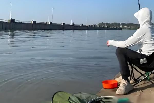 早春雨后好钓鱼吗,暴雨或大暴雨则不合适