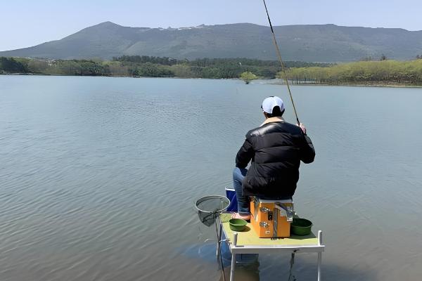 早春雨后好钓鱼吗,暴雨或大暴雨则不合适