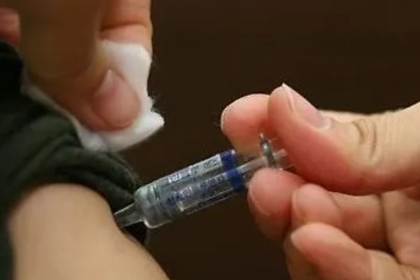 牛痘疫苗的发明者，是爱德华·詹纳